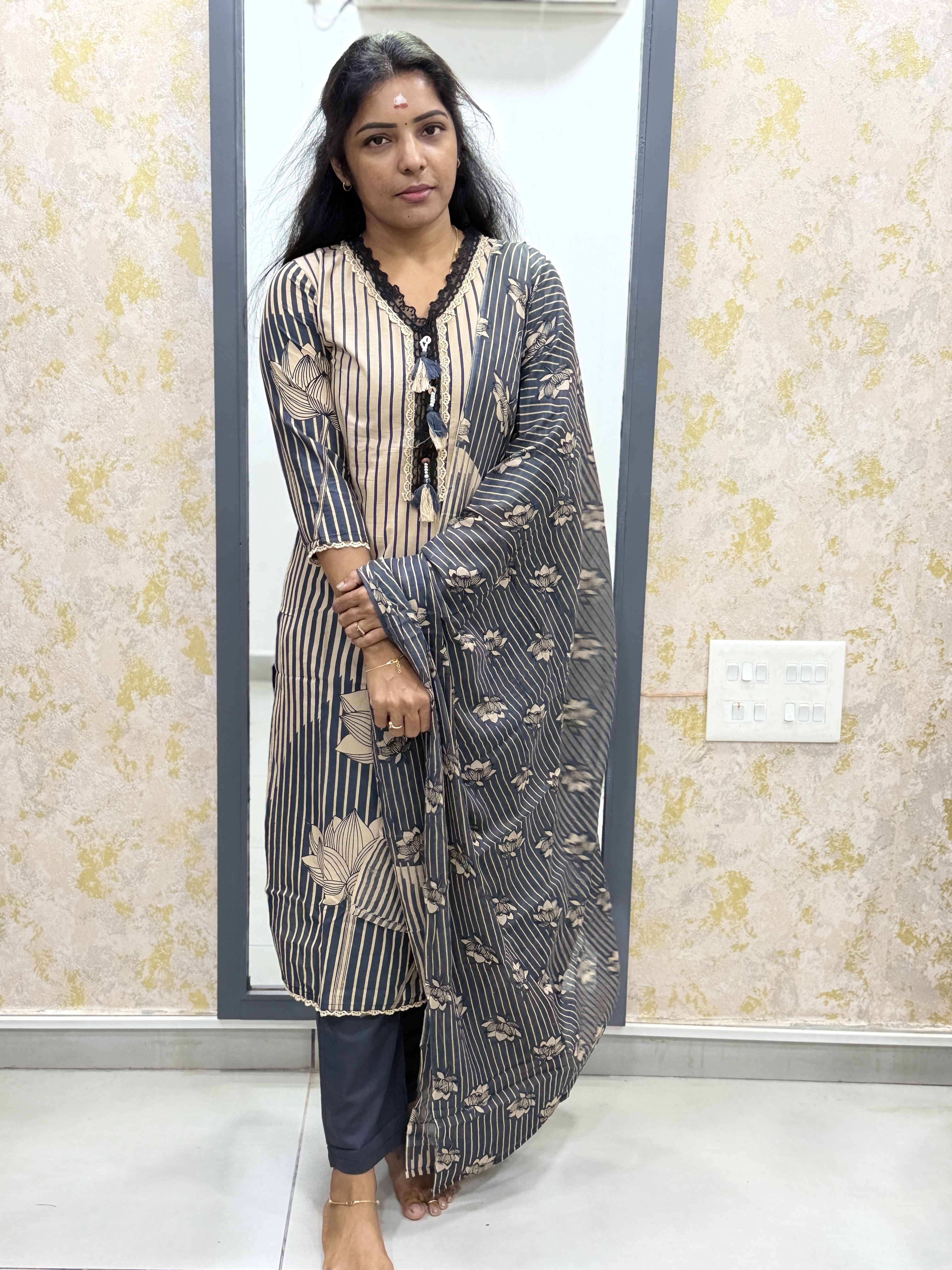 Sandal with blue cotton kurti set